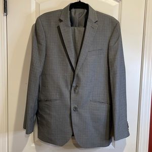 Reaction Kenneth Cole (techni-cole) grey suit and pants 38r jacket 31w pants